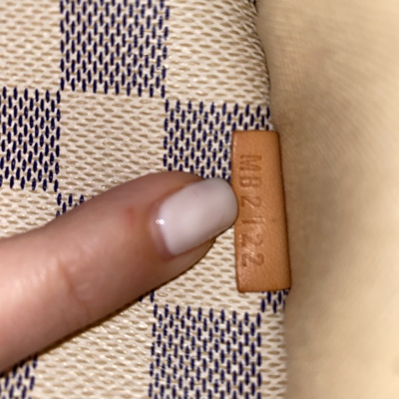 Louis Vuitton Totally - Picture 2 of 7